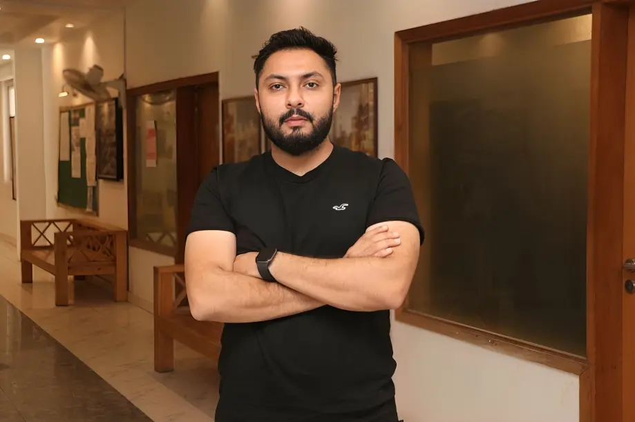 Front facing image of Sir Saeed Surti